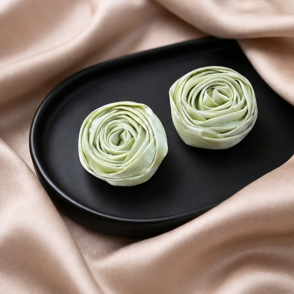 Satin Swirl Clip (Pair)
